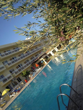 Отель Sunquest Gardens Holiday Resort  Лимасол
